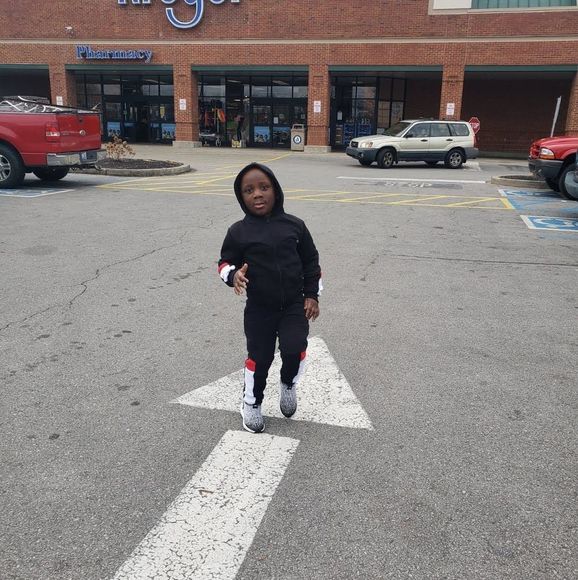 Meet your Posher, Joyce - Picture 1 of 1